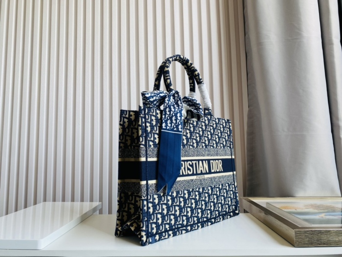 Dior Tote Women Handbags Bags 2-Size