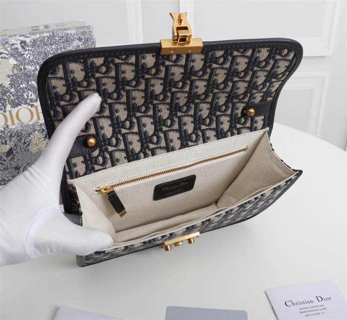 Dior Women Shoulder Bags 24cm
