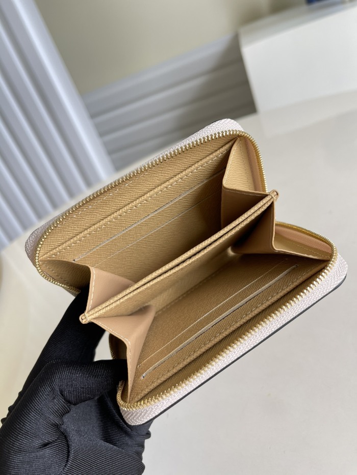 Louis Vuitton Wallet 11*8.5*2 cm