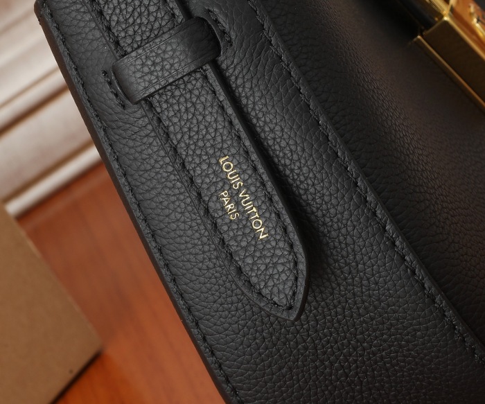Louis Vuitton M24611 Low Key Shoulder Bag Size 26*18*7cm