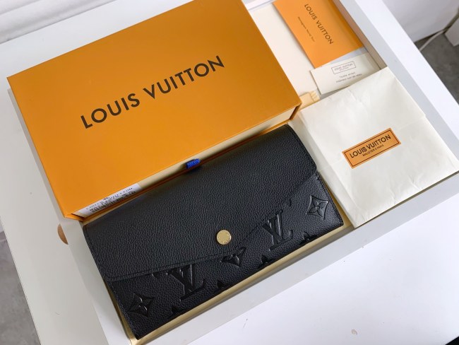 Louis Vuitton Wallet 19*10 cm