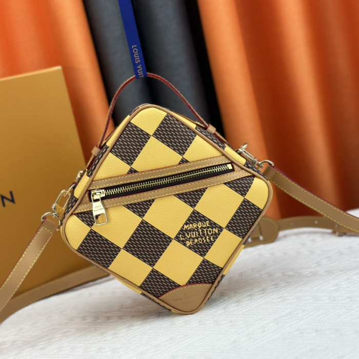 Louis Vuitton N40562 Shoulder Bags Size 20cm