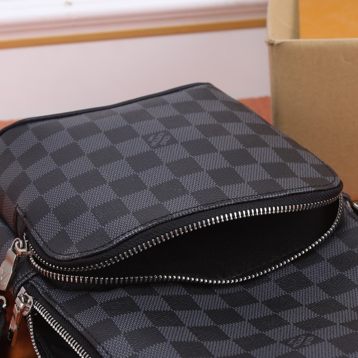 Louis Vuitton N41719 avenue Men Bags Size 20*31*10cm