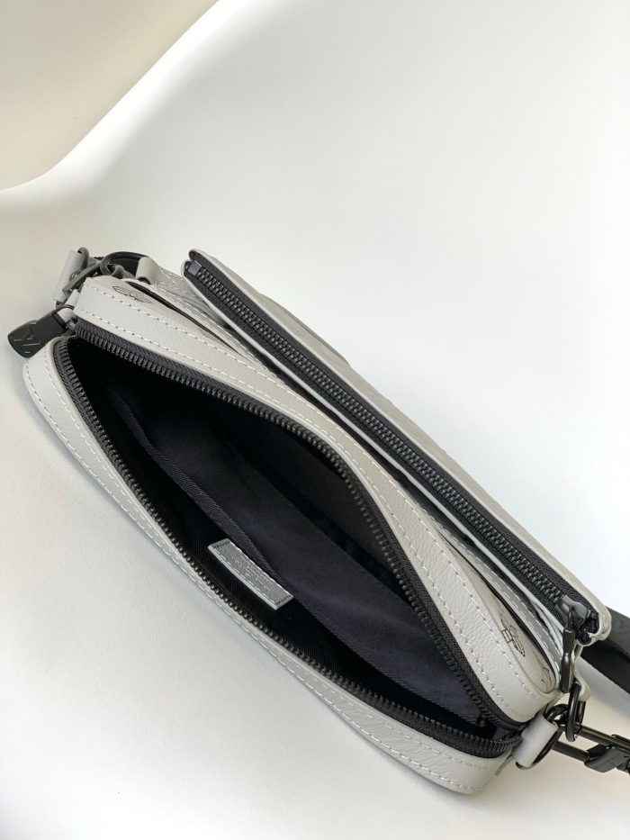 Louis Vuitton M46603 Men Shoulder Bags Size 25*18.5*7cm