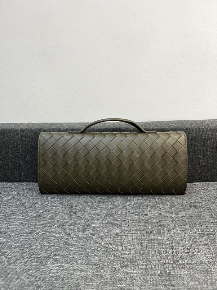 Bottega Veneta Andiamo Clutch 30*13*4cm
