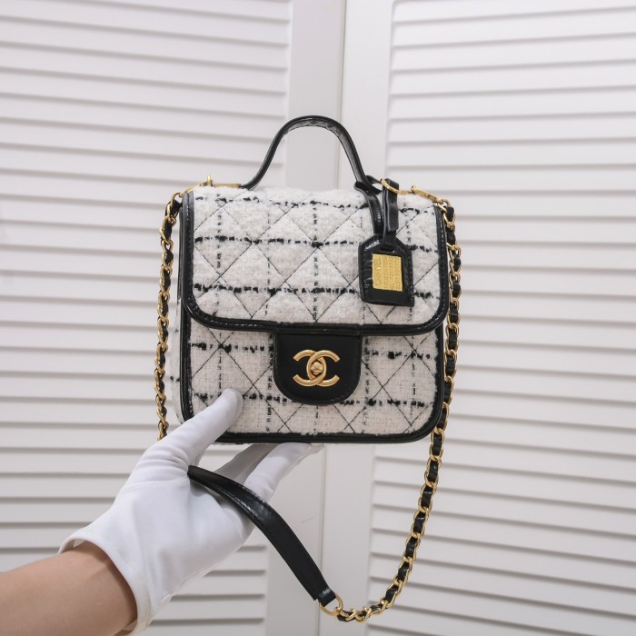 Chanel Chain Shoulder Bags Size 18*17*7cm Black White