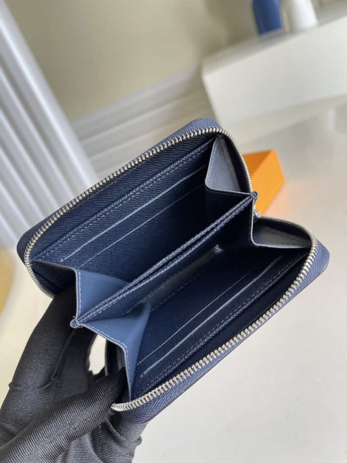 Louis Vuitton Wallet 11*8.5*2 cm
