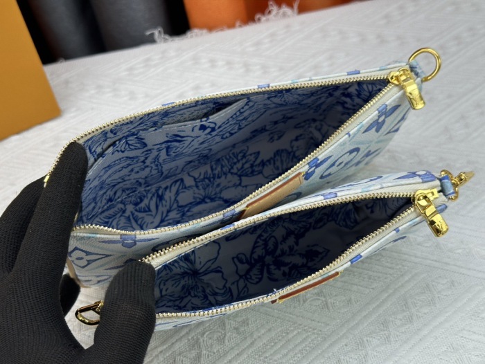 Louis Vuitton M25374 Multi Pochette Accessoires Shoulder Bags Size 24*13.5*4cm