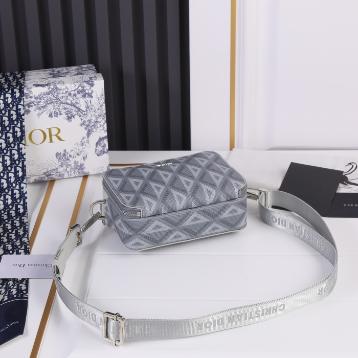 Dior 2022SS Oblique Men Shoulder Bags 17*12*6cm