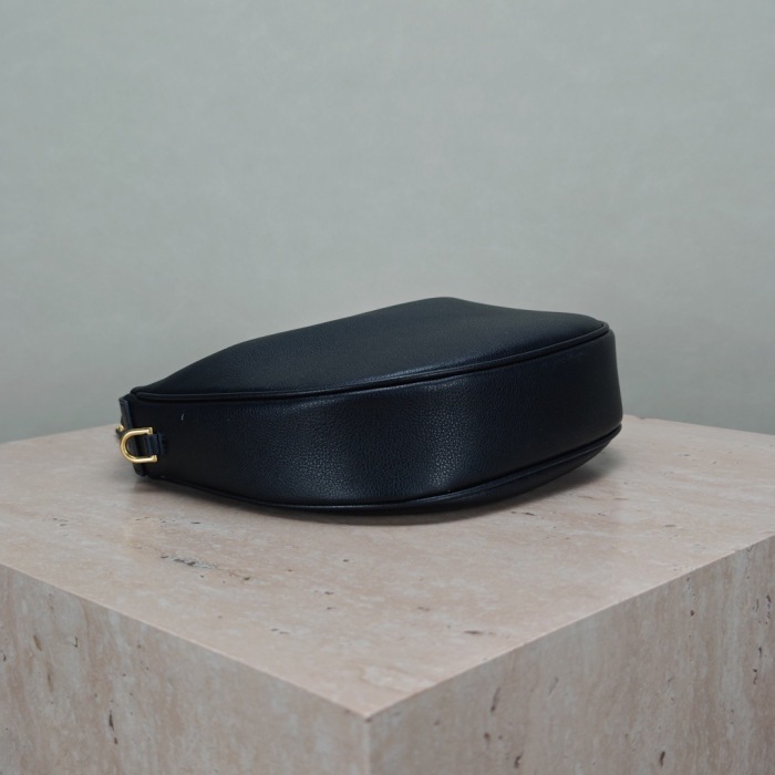 Celine 25ss Lulu Shoulder Bags Size 24*21*5cm