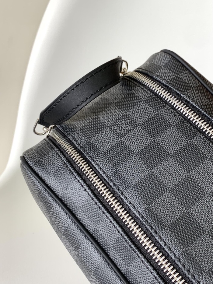 Louis Vuitton Clutch Bags Size 28*15*16.5cm
