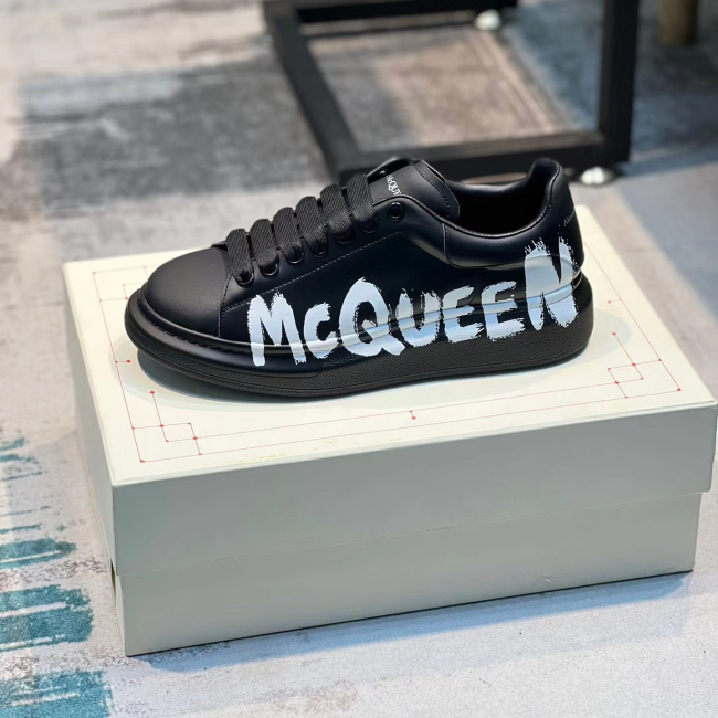 Alexander McQueen Graffiti Sneaker Size 35-45 2-Color