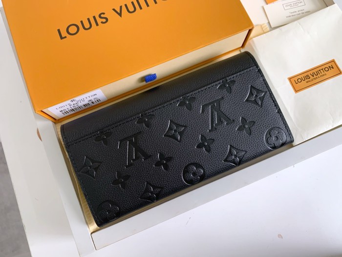 Louis Vuitton Wallet 19*10 cm