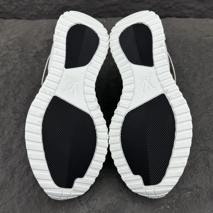 Louis Vuitton Run Away Sneaker For Men Size 39-46
