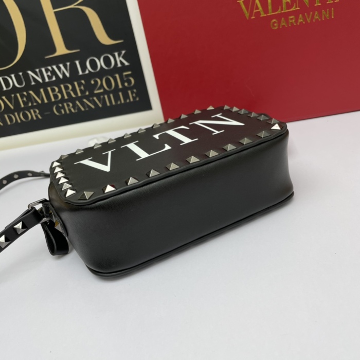 Valentino Women Shoulder Bags 18*12*6cm