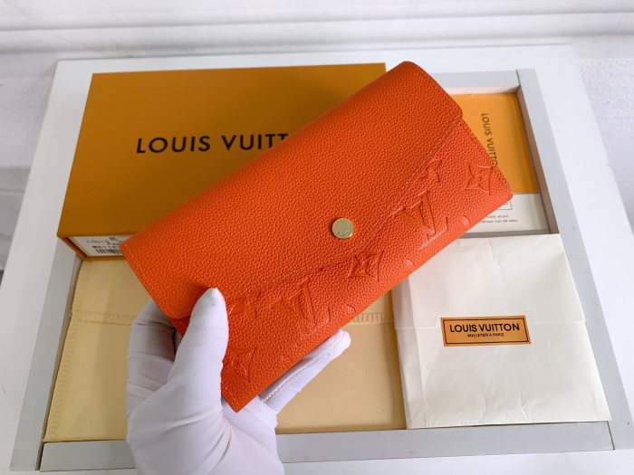 Louis Vuitton Wallet 19*10 cm