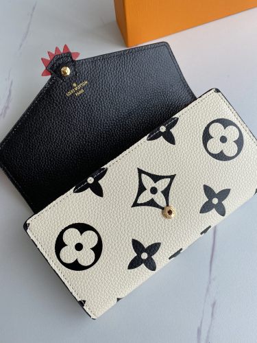 Louis Vuitton Wallet 19*10 cm