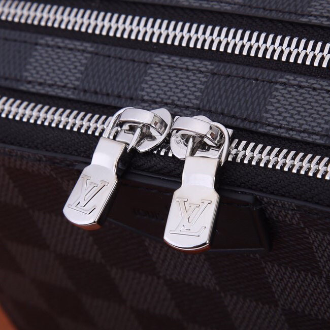 Louis Vuitton M60418 Men Shoulder Bags 18.5*11*6.5cm