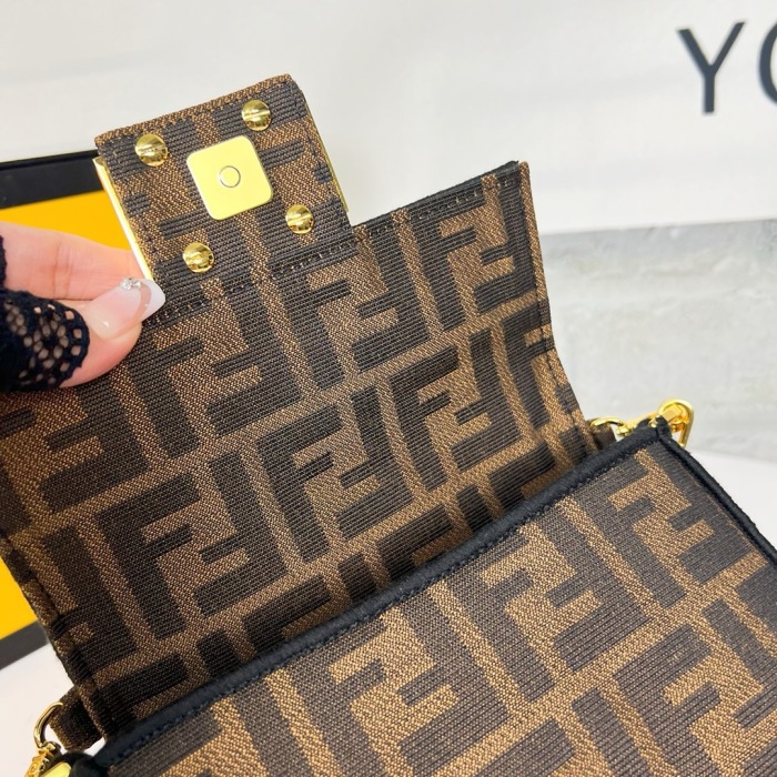 Fendi Women Shoulder Bags 3-Size