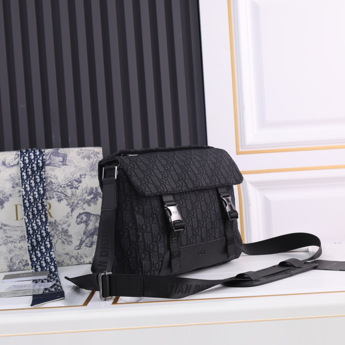 Dior Explorer Messenger Bags for Men Size 31*21*8cm