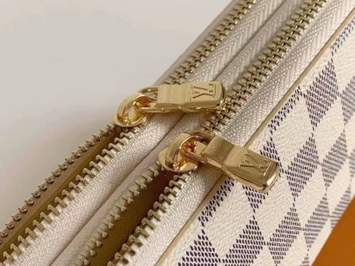 Louis Vuitton Men Wallet M61723 19*10*4cm