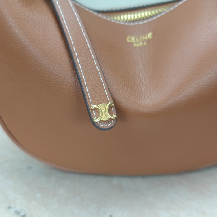 Celine 25ss Lulu Shoulder Bags Size 24*21*5cm