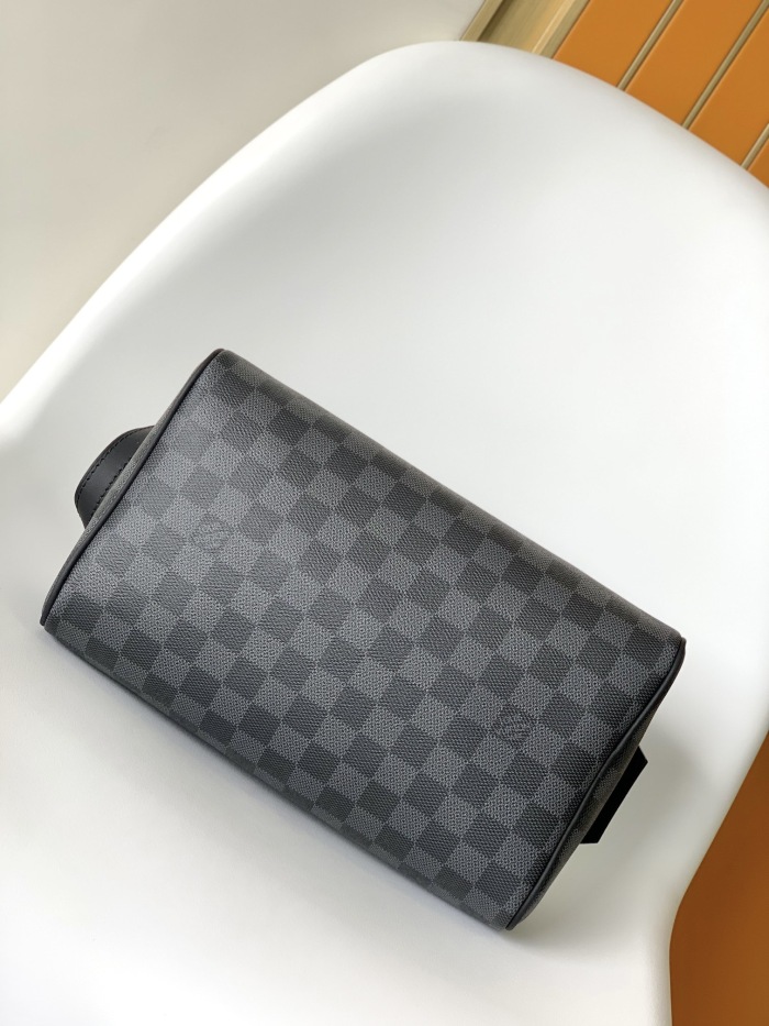 Louis Vuitton Clutch Bags Size 28*15*16.5cm