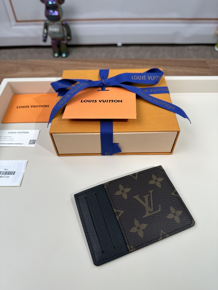 Louis Vuitton Card Holder Size 11*7cm M62666 M60166