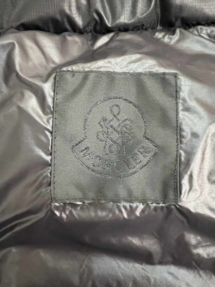 Moncler Emeishan Men Winter Vest Size 1-5