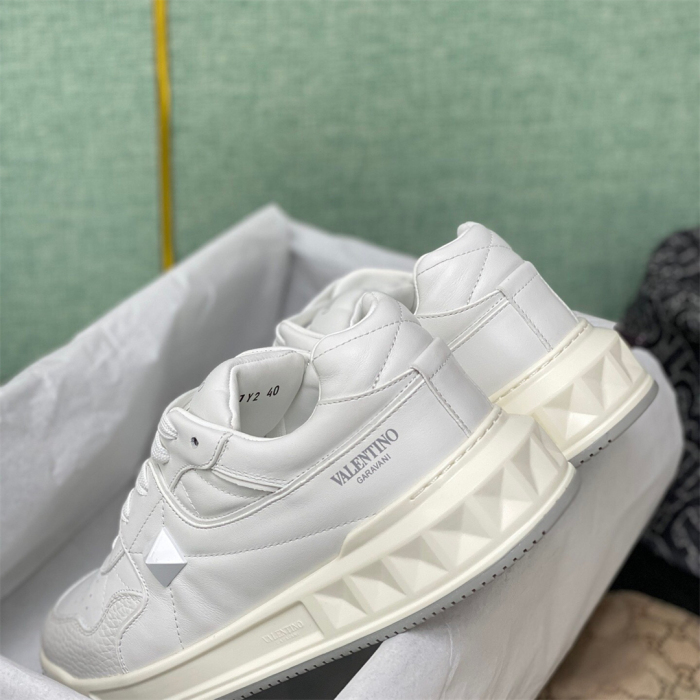 Valentino One Stud Low-Top Sneaker Size 36-45   10-Color