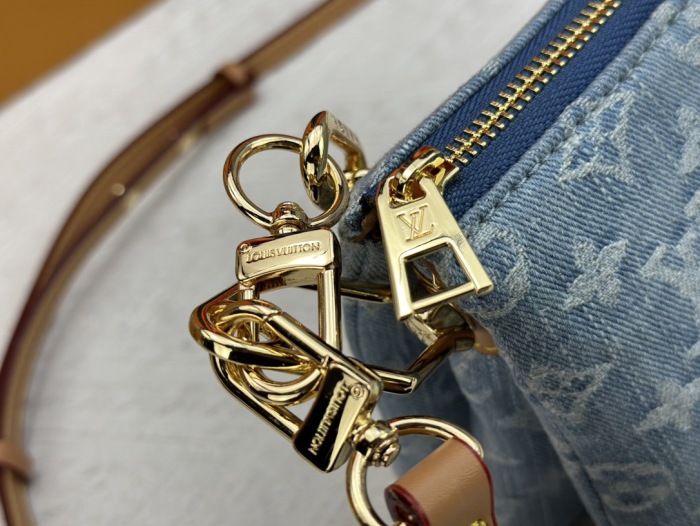 Louis Vuitton M11401 Coussin BB Denim Cowboy Shoulder Bag Size 21*16*7cm