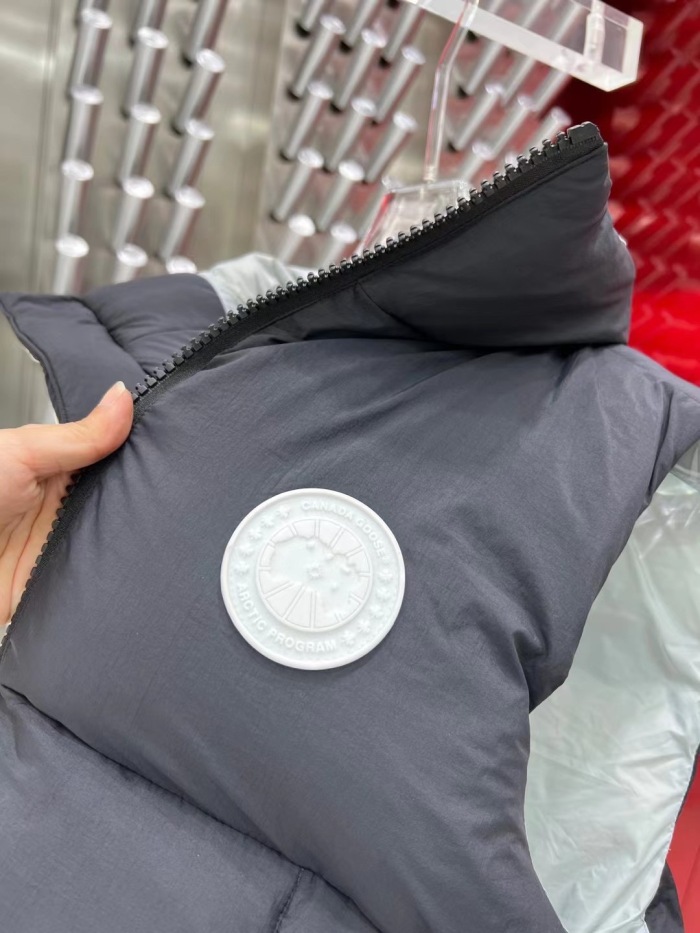 Canada Goose Winter Vest Size XS-XL