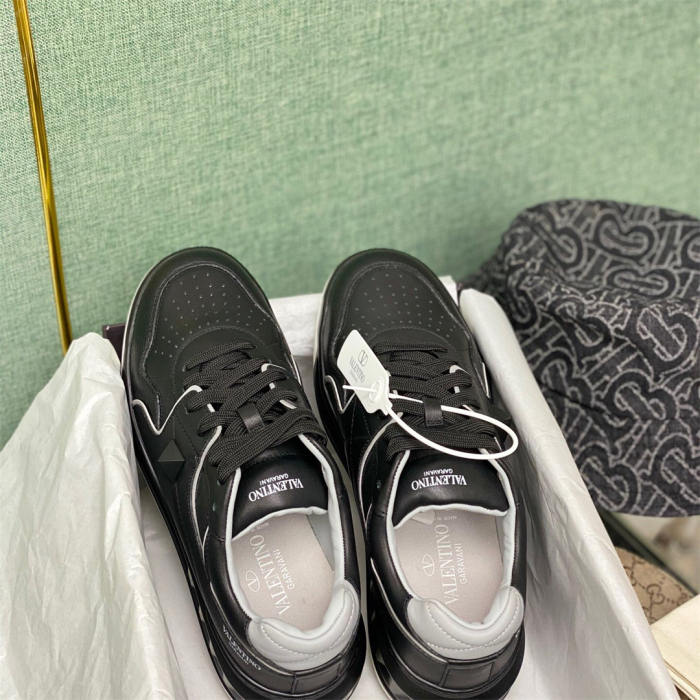 Valentino One Stud Low-Top Sneaker Size 36-45   10-Color