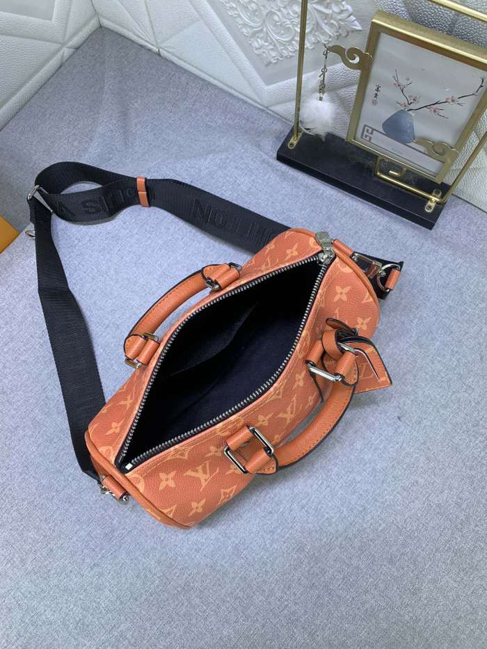 Louis Vuitton Monogram Eclipse Reverse Keepall 25 Travel Bags Size 25*15*11cm