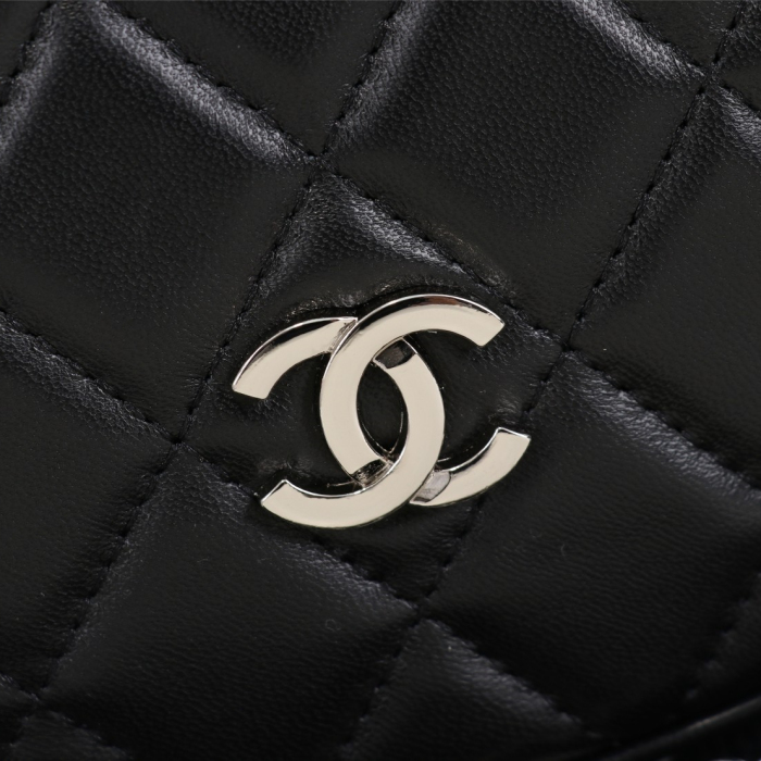 Chanel Chain Shoulder Bags Black White