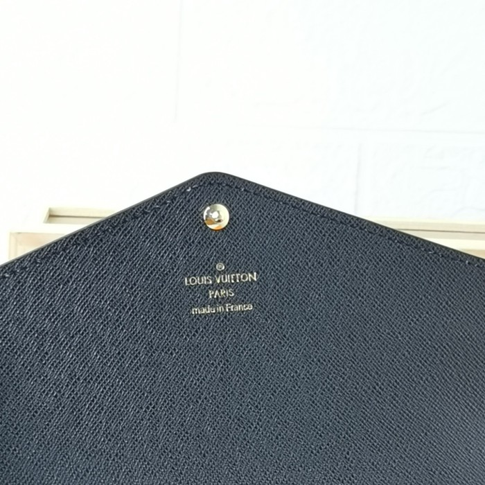 Louis Vuitton Wallet 19*10*2 cm