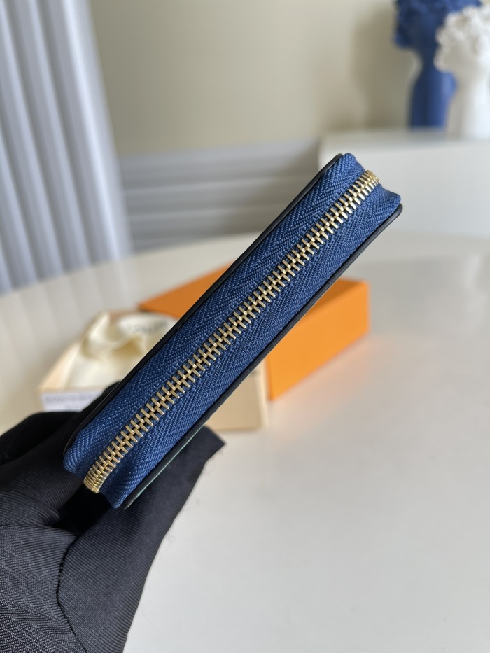 Louis Vuitton Wallet 11*8.5*2 cm