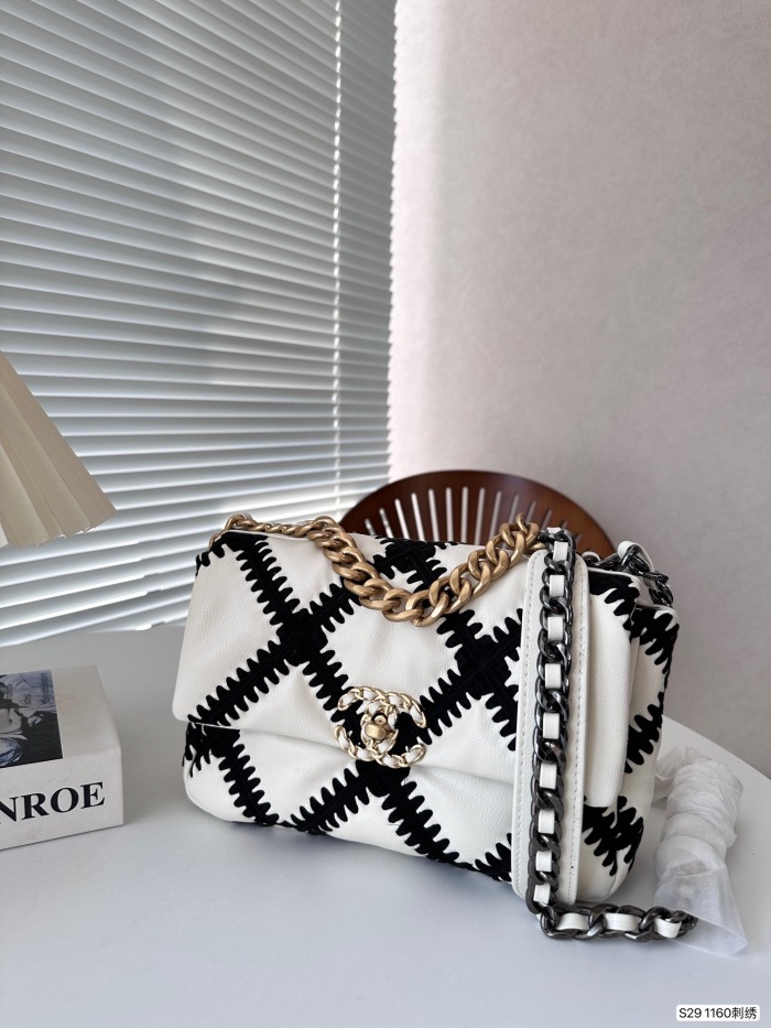 Chanel Women Shoulder Bags 25cm