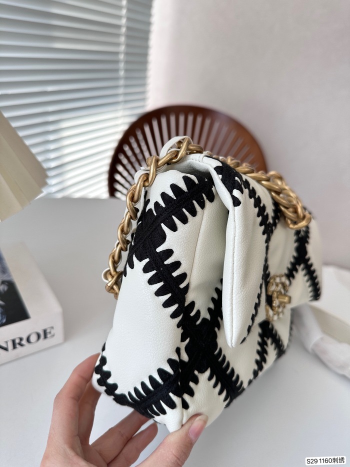 Chanel Women Shoulder Bags 25cm