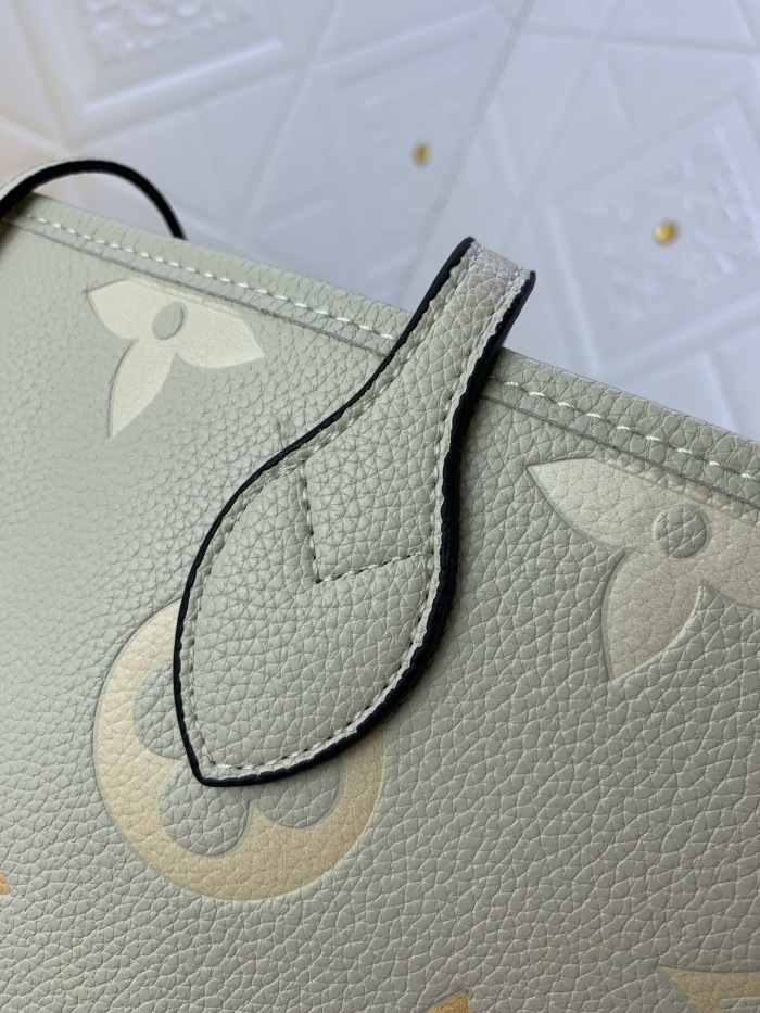 Louis Vuitton Shopping Bags 32*29*17cm