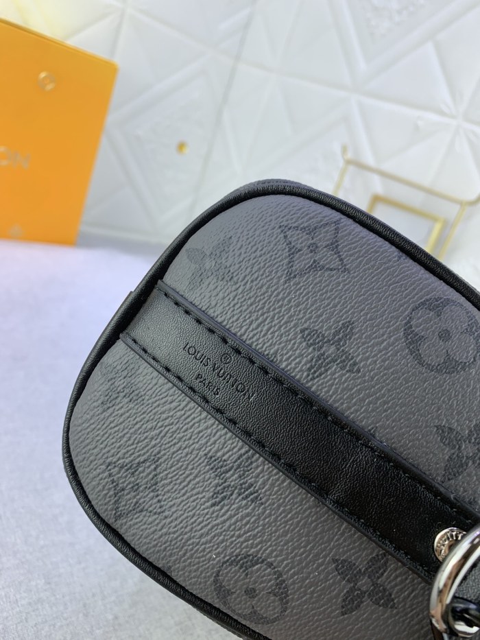 Louis Vuitton Monogram Eclipse Reverse Keepall 25 Travel Bags Size 25*15*11cm