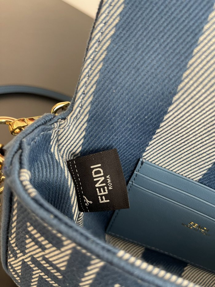 Fendi Baguette Shoulder Bags Small 19*10*4cm