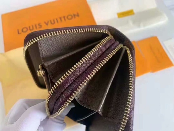 Louis Vuitton Men Wallet M61723 19*10*4cm