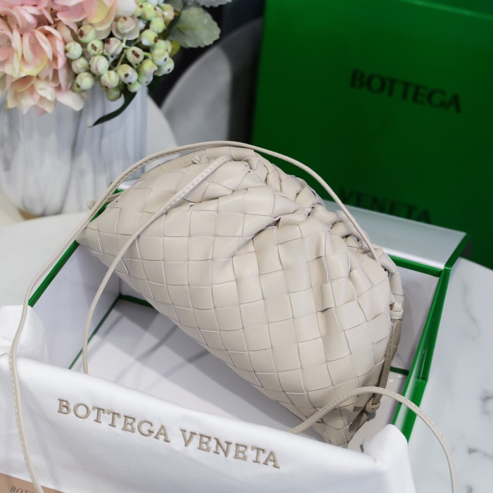 Bottega Veneta Shoulder Bags Women Size 22*12*7cm