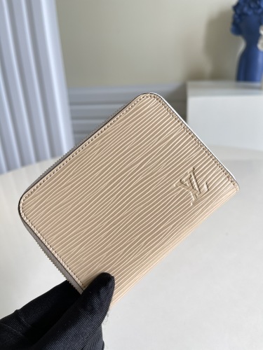Louis Vuitton Wallet 11*8.5*2 cm