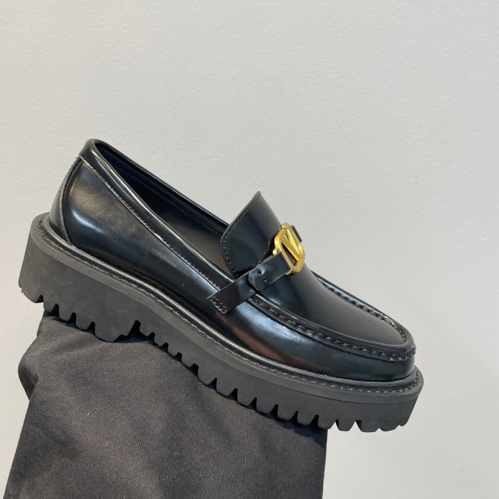 Valentino Volgo Signature Calfskin Loafer Size 36-41   2-Color