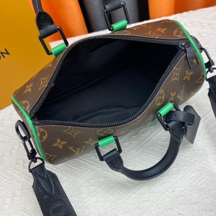 Louis Vuitton Keepall Bandoulière 25 Bags for Men