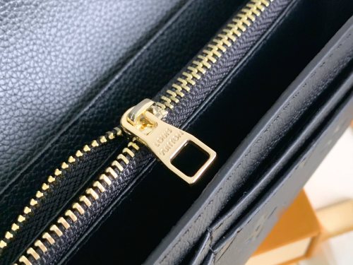 Louis Vuitton Wallet 19*10 cm