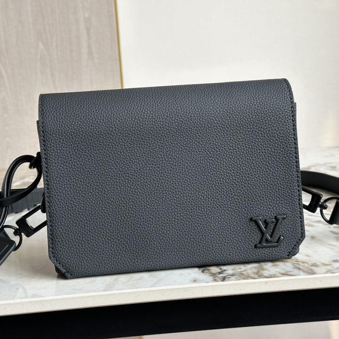 Louis Vuitton M82085 Fastline Wearable Wallet Men Bags Size 17.3*12*7cm