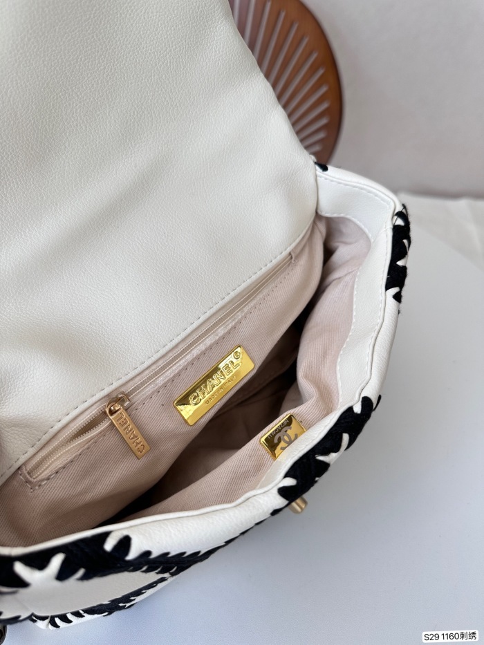 Chanel Women Shoulder Bags 25cm